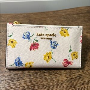 kate spade Floral Zip thin wallet in Cream with Blue Yellow Pink Flowers